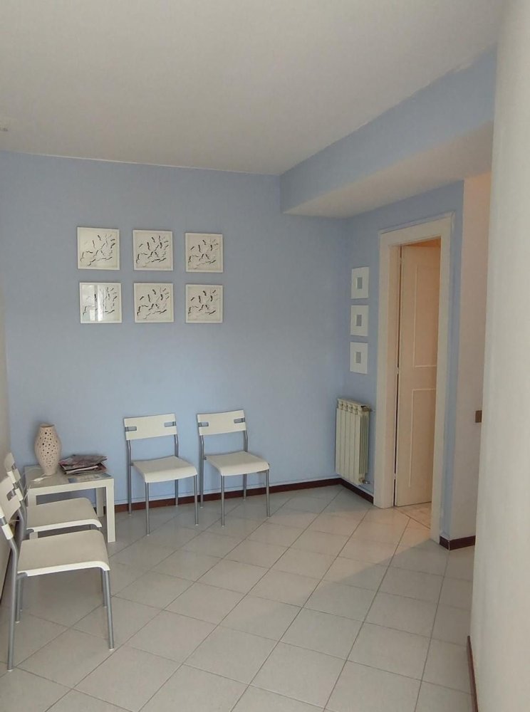  مكتب في Ponsacco, Italy 60متر مربع رقم 149194