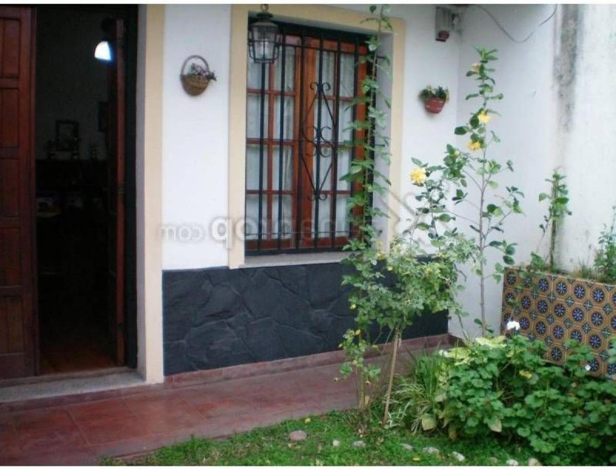 5 bedrooms House in Buenos Aires, Argentina No. 80502