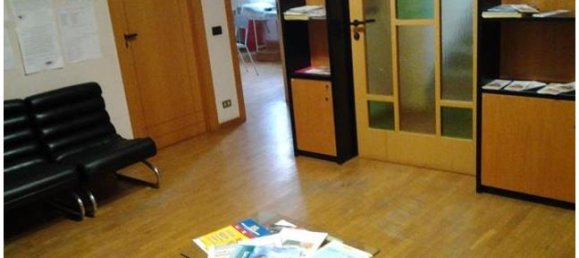 Edifício T5 em Sannicandro di Bari, Italy N.º 252873 3