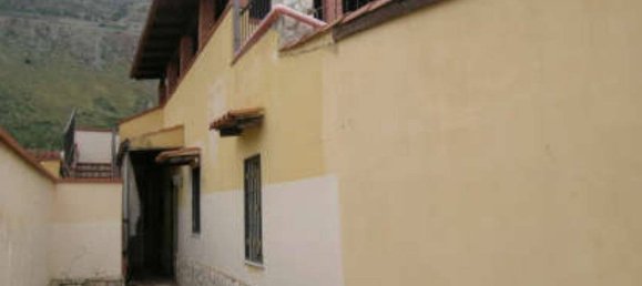 Villa de 2 dormitorios en Carini, Italy No. 360257 9