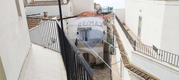 4 rooms Apartment in Monte Sant'Angelo, Italy No. 123877 9