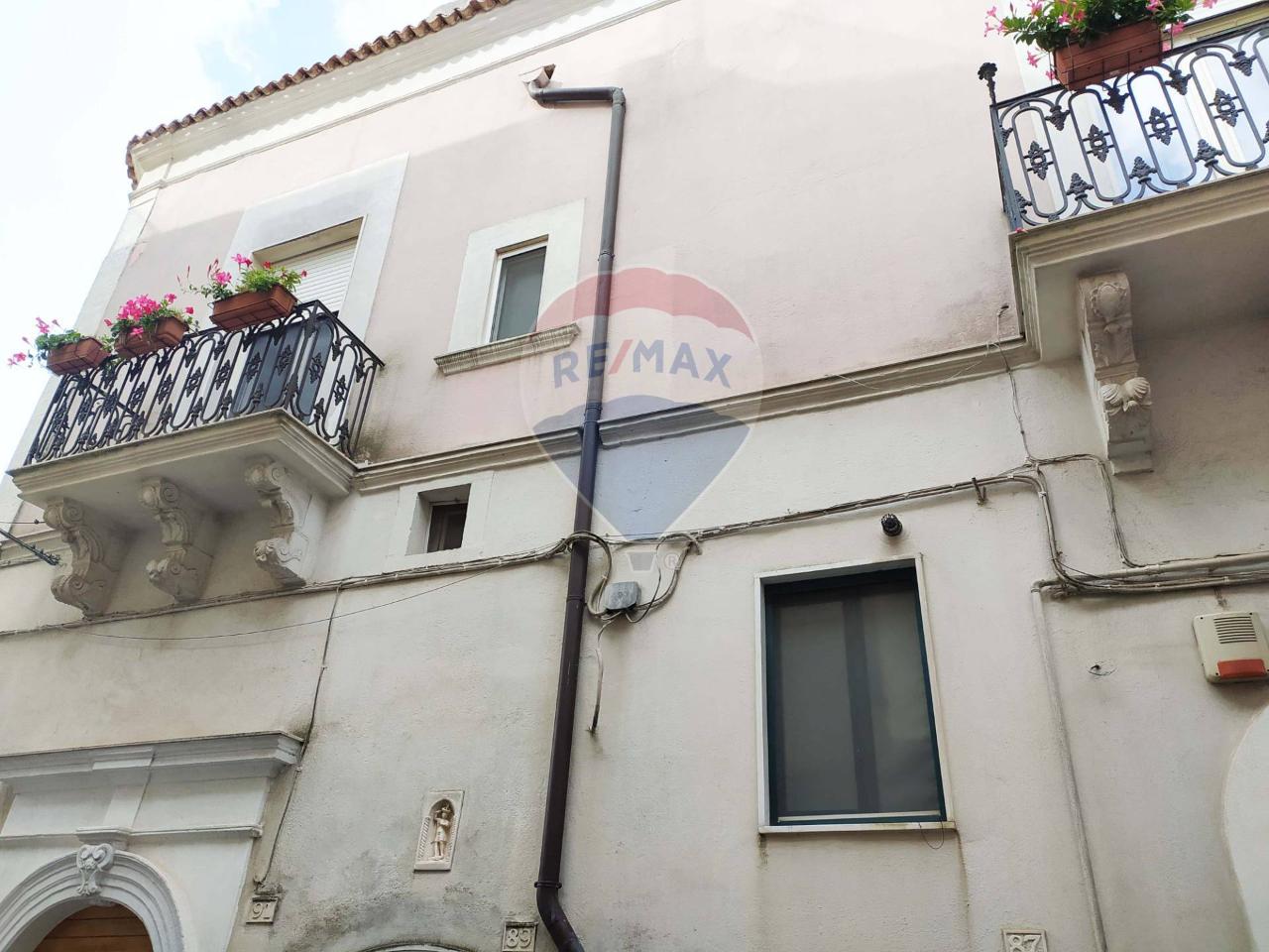 4 rooms Apartment in Monte Sant'Angelo, Italy No. 123877