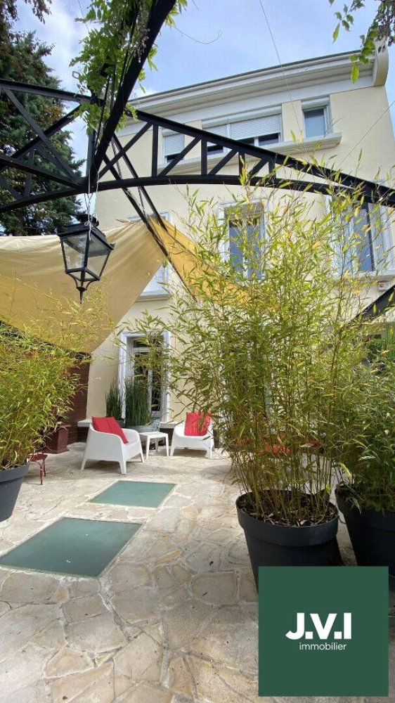 6 chambres Châteaux à Enghien-les-Bains, France No. 189040