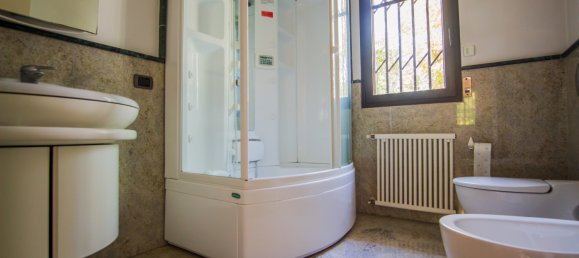 4 bedrooms House in Anzola dell'Emilia, Italy No. 202882 26