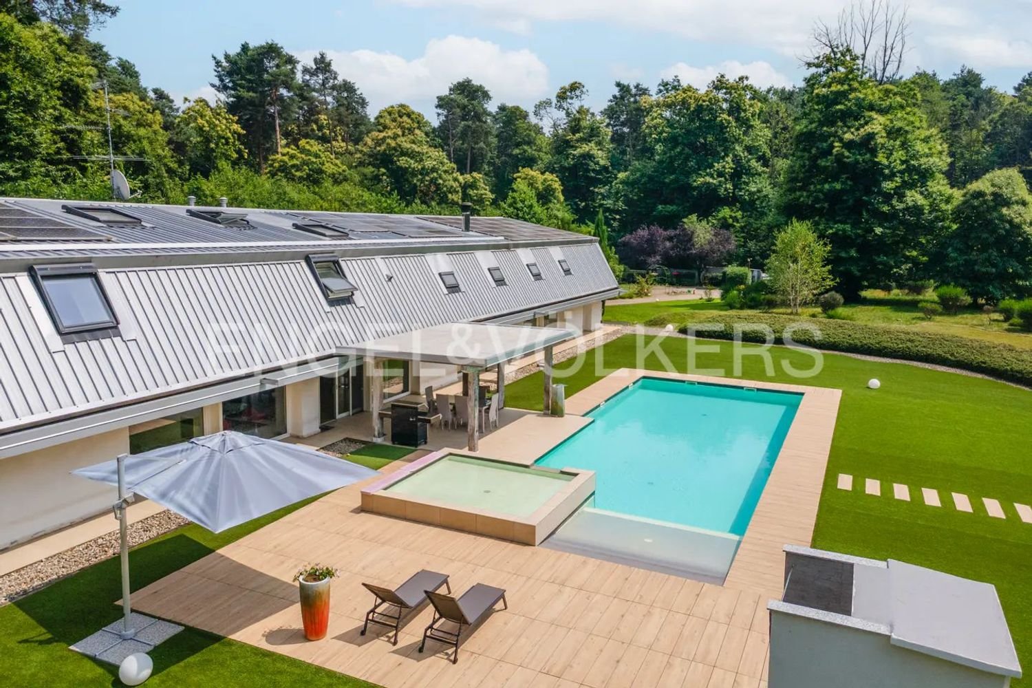 14 rooms Villa in Borgo Ticino, Italy No. 105810