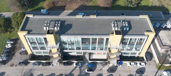  مكتب في Brescia, Italy 239متر مربع رقم 4956 10