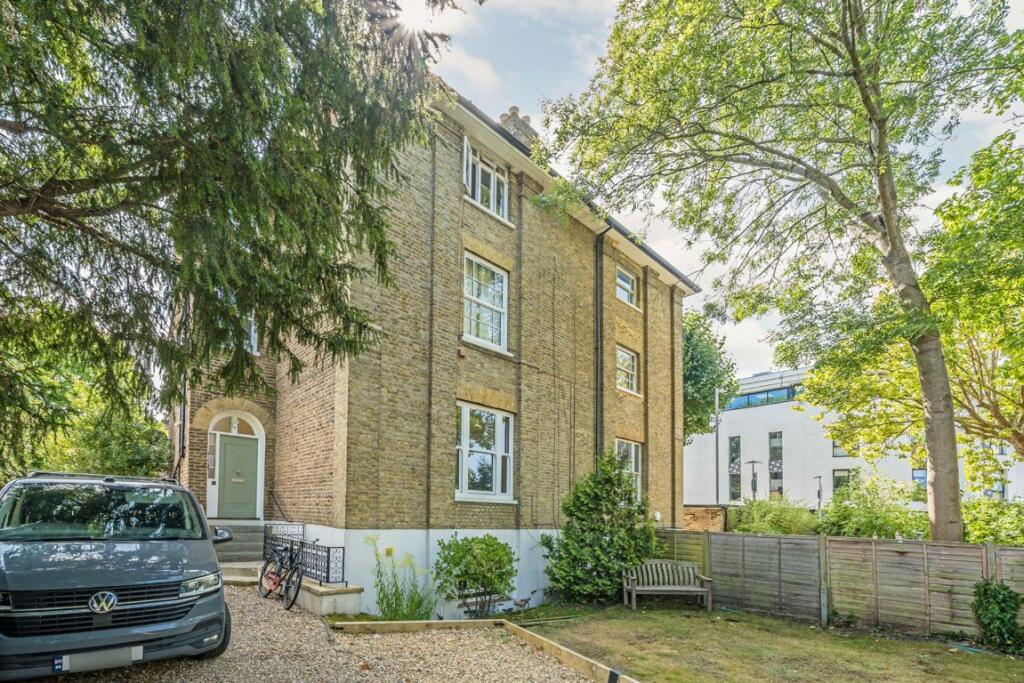 2 bedrooms Apartment in Surbiton, United Kingdom No. 10266