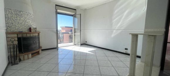 4-salle Appartement à Casalnuovo di Napoli, Italy No. 35953 4