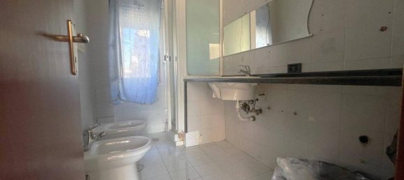 4-salle Appartement à Casalnuovo di Napoli, Italy No. 35953 12