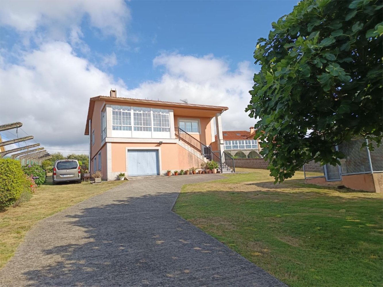 Casa de 4 dormitorios en Carral, Spain No. 166498