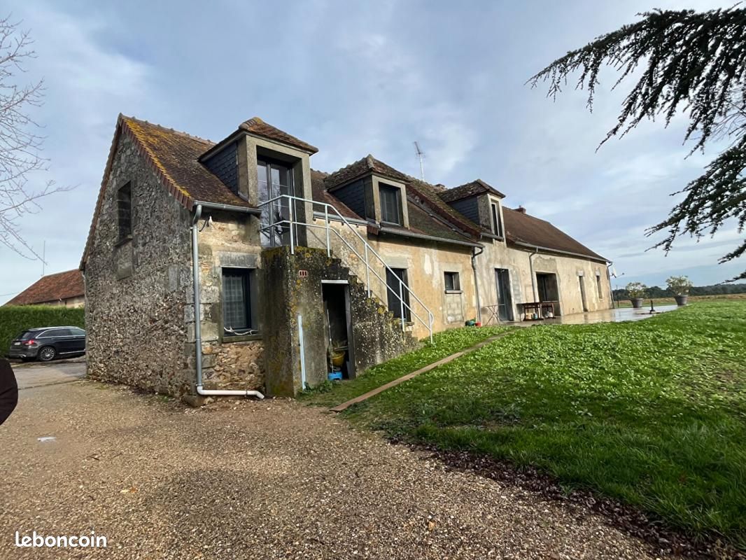 Casa T4 em Yzeures-sur-Creuse, France N.º 75676