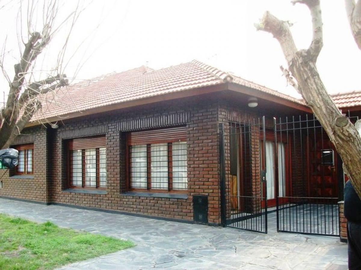 3 bedrooms House in Mar del Plata, Argentina No. 92281