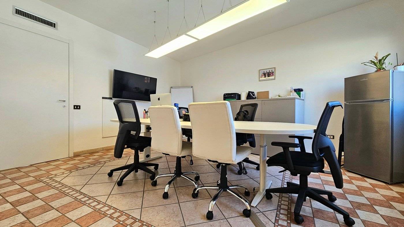 5 rooms Office in Sardinia, Italy No. 311490
