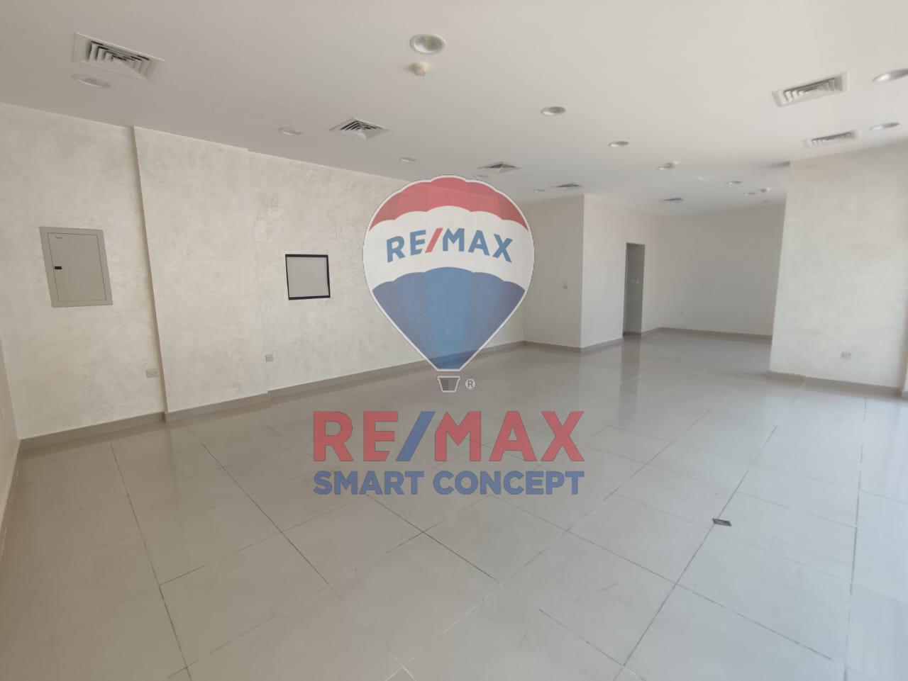 Magasin à Al Khalidiya, UAE 71m² No. 36275