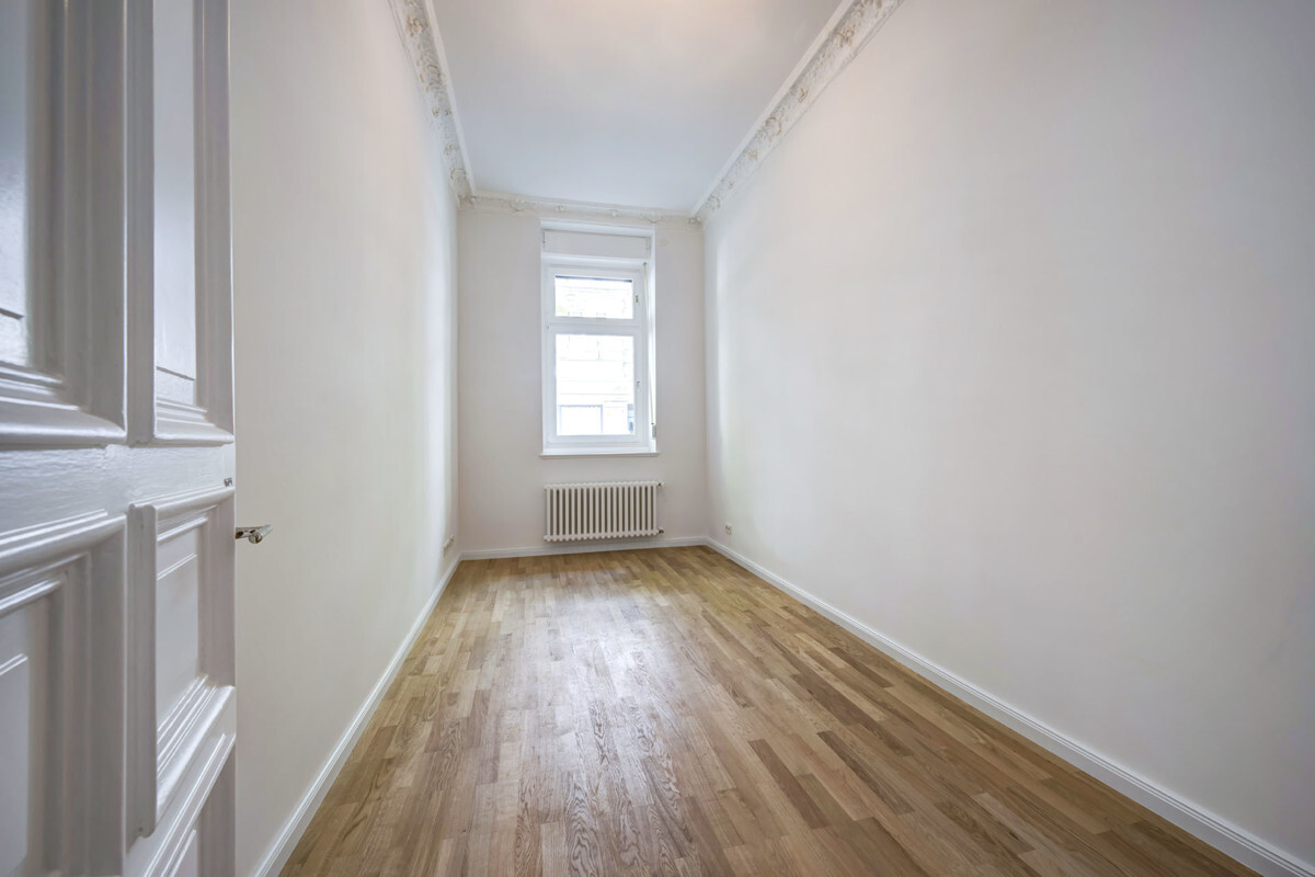 6 rooms Apartment in Schoneberg, Germany No. 12412