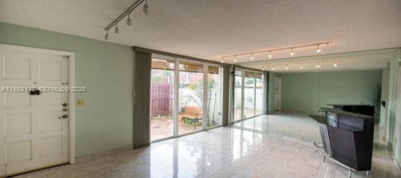 3 dormitorios dúplex en venta en Miami, Miami-Dade, Florida, USA № 614469 24