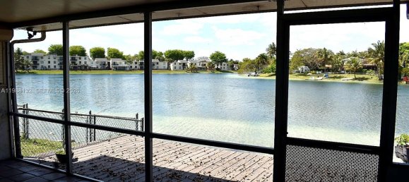 3 dormitorios dúplex en venta en Miami, Miami-Dade, Florida, USA № 614469 8