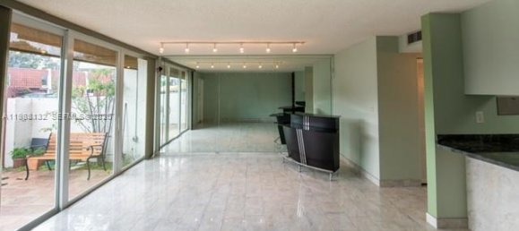 3 dormitorios dúplex en venta en Miami, Miami-Dade, Florida, USA № 614469 20