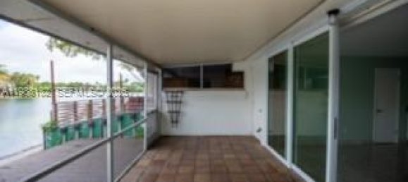 3 dormitorios dúplex en venta en Miami, Miami-Dade, Florida, USA № 614469 27