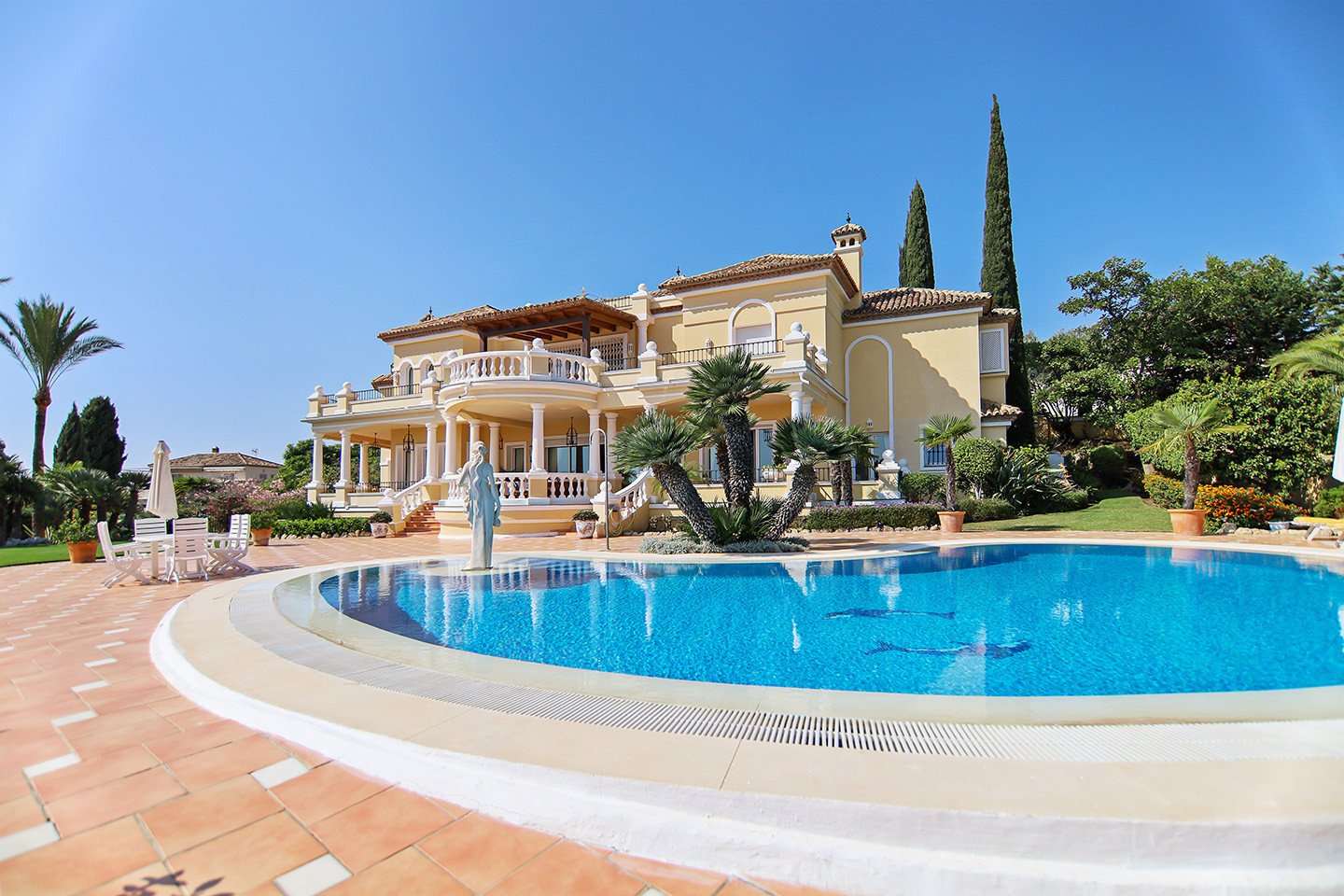 5 bedrooms Villa in Benahavis, Spain No. 4586