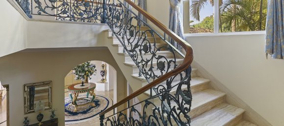 5 bedrooms Villa in Benahavis, Spain No. 4586 16