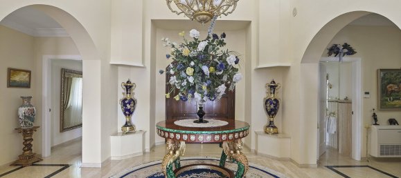 5 bedrooms Villa in Benahavis, Spain No. 4586 15