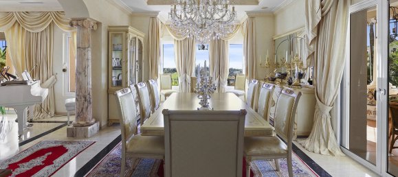 5 bedrooms Villa in Benahavis, Spain No. 4586 9