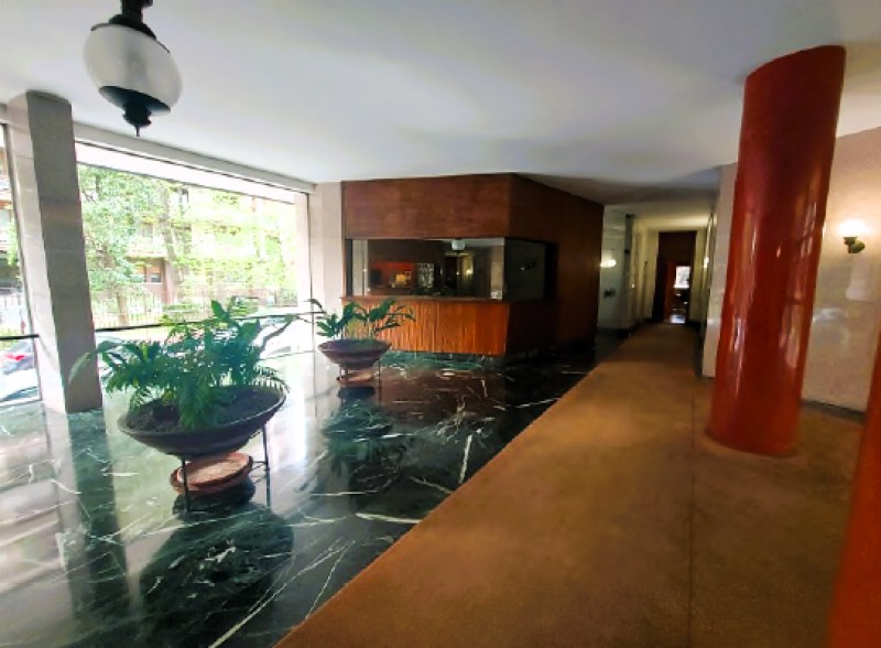 525m² Commercial property in Milan, Italy No. 240943