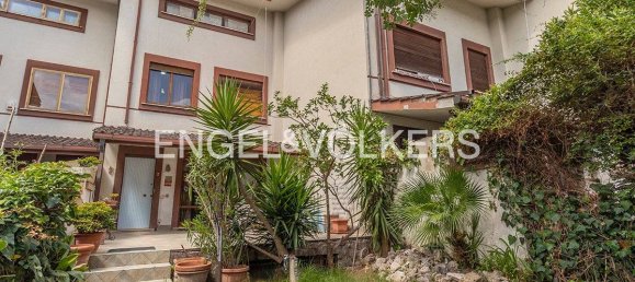 4 bedrooms House in Rome, Italy No. 319545 2