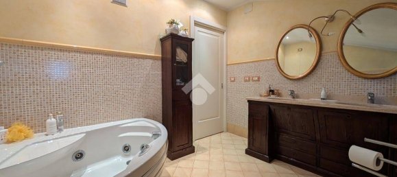 2 Schlafzimmer Villa in Cavernago, Italy, Nr. 337813 31
