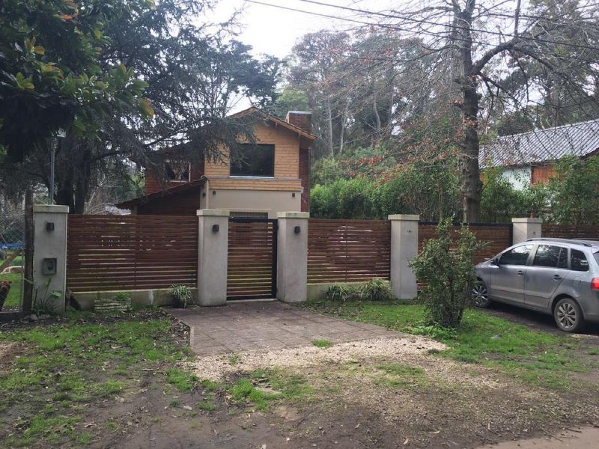 2 bedrooms House in Mar del Plata, Argentina No. 80463