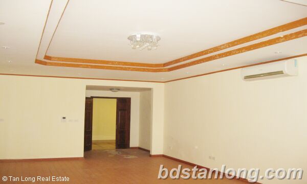 3 bedrooms Apartment in Cau Giay, Vietnam No. 6779