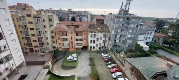 3 rooms Apartment in Udine, Italy No. 70422 6