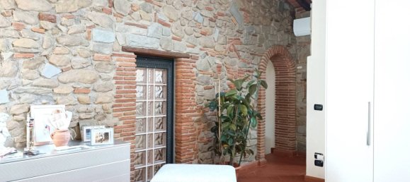 Дом с 2 спальнями в Капрая э Лимите, Италия № 49580 20