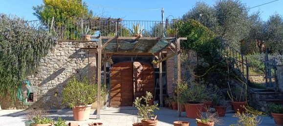 Дом с 2 спальнями в Капрая э Лимите, Италия № 49580 2