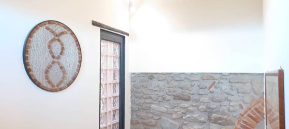 Дом с 2 спальнями в Капрая э Лимите, Италия № 49580 32