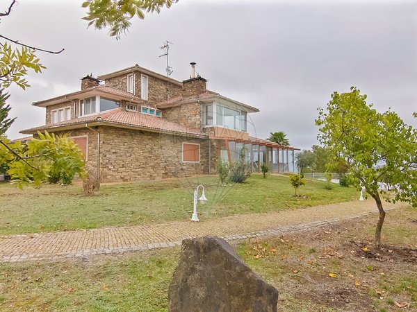 4 bedrooms House in Donai, Portugal No. 169237