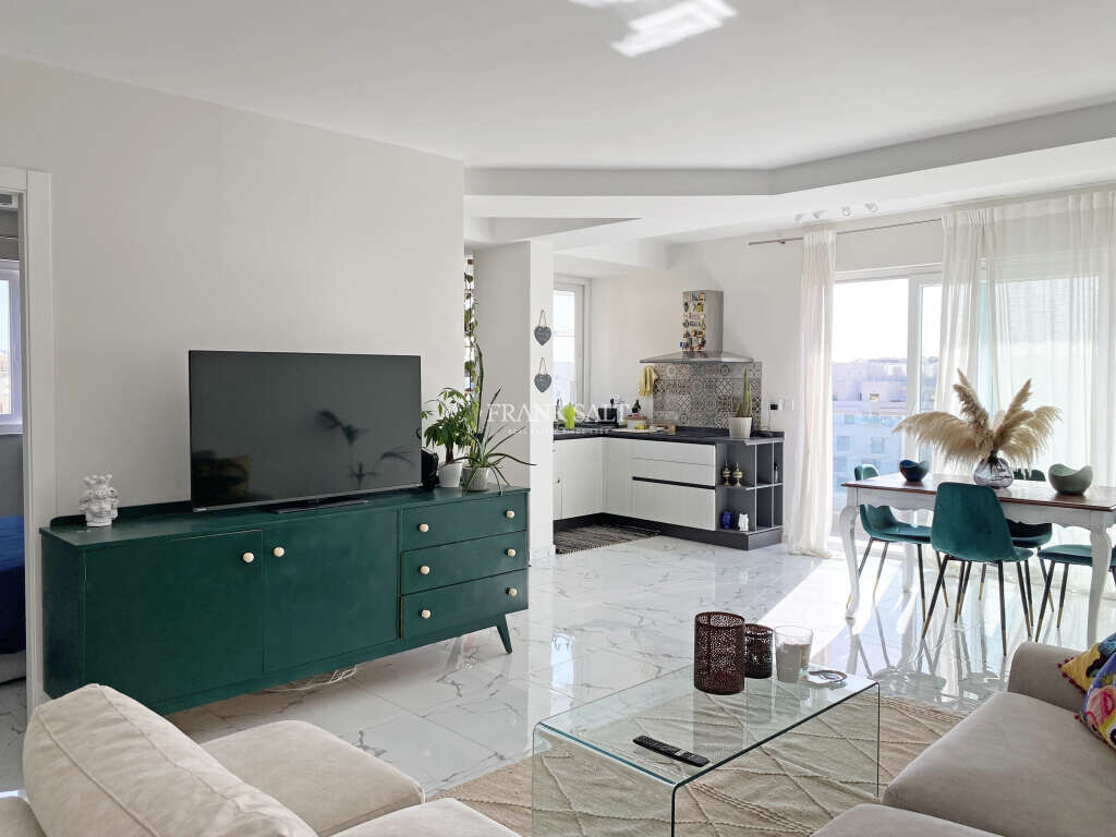 2 bedrooms Apartment in Sliema, Malta No. 10409