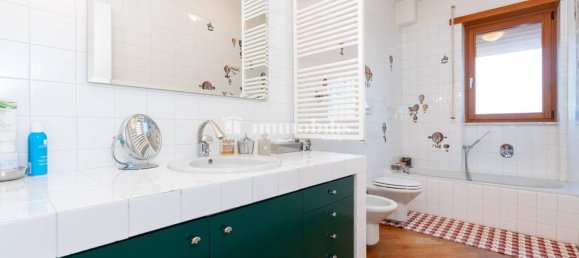 3 bedrooms Apartment in Turin, Italy No. 270587 23