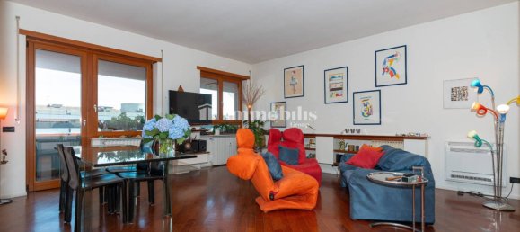3 bedrooms Apartment in Turin, Italy No. 270587 6