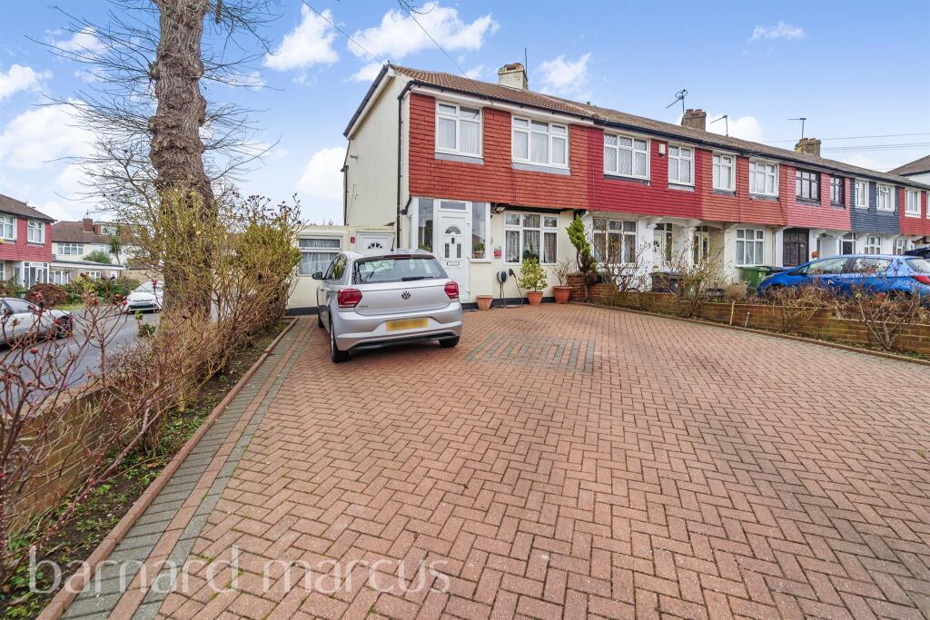 3 bedrooms Commercial property in Surbiton, United Kingdom No. 9955