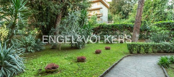 6 rooms Apartment in Rome, Italy No. 68806 13