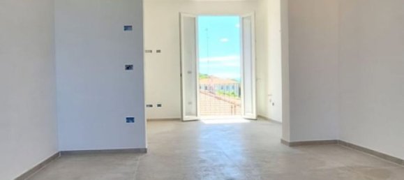 3 rooms Apartment in Rosignano Marittimo, Italy No. 298226 8