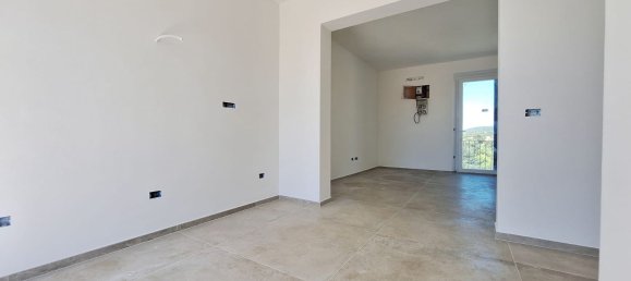 3 rooms Apartment in Rosignano Marittimo, Italy No. 298226 5