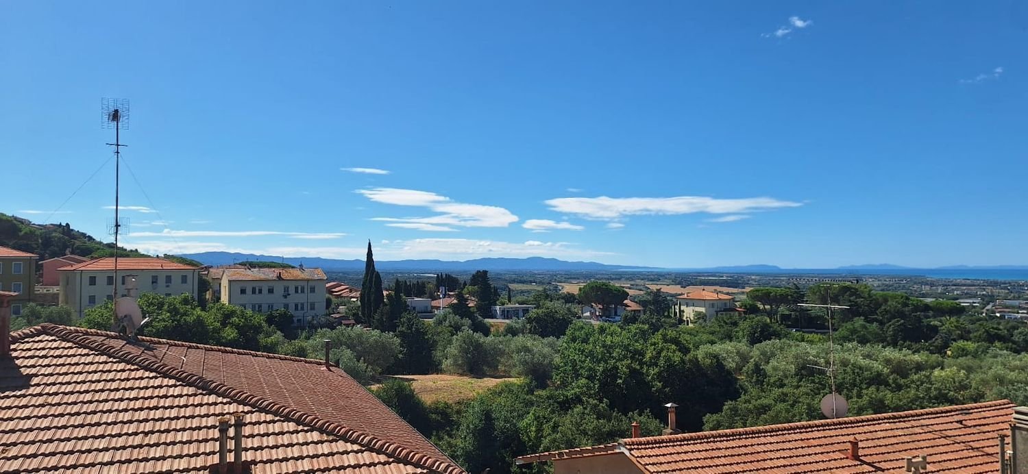 3 rooms Apartment in Rosignano Marittimo, Italy No. 298226