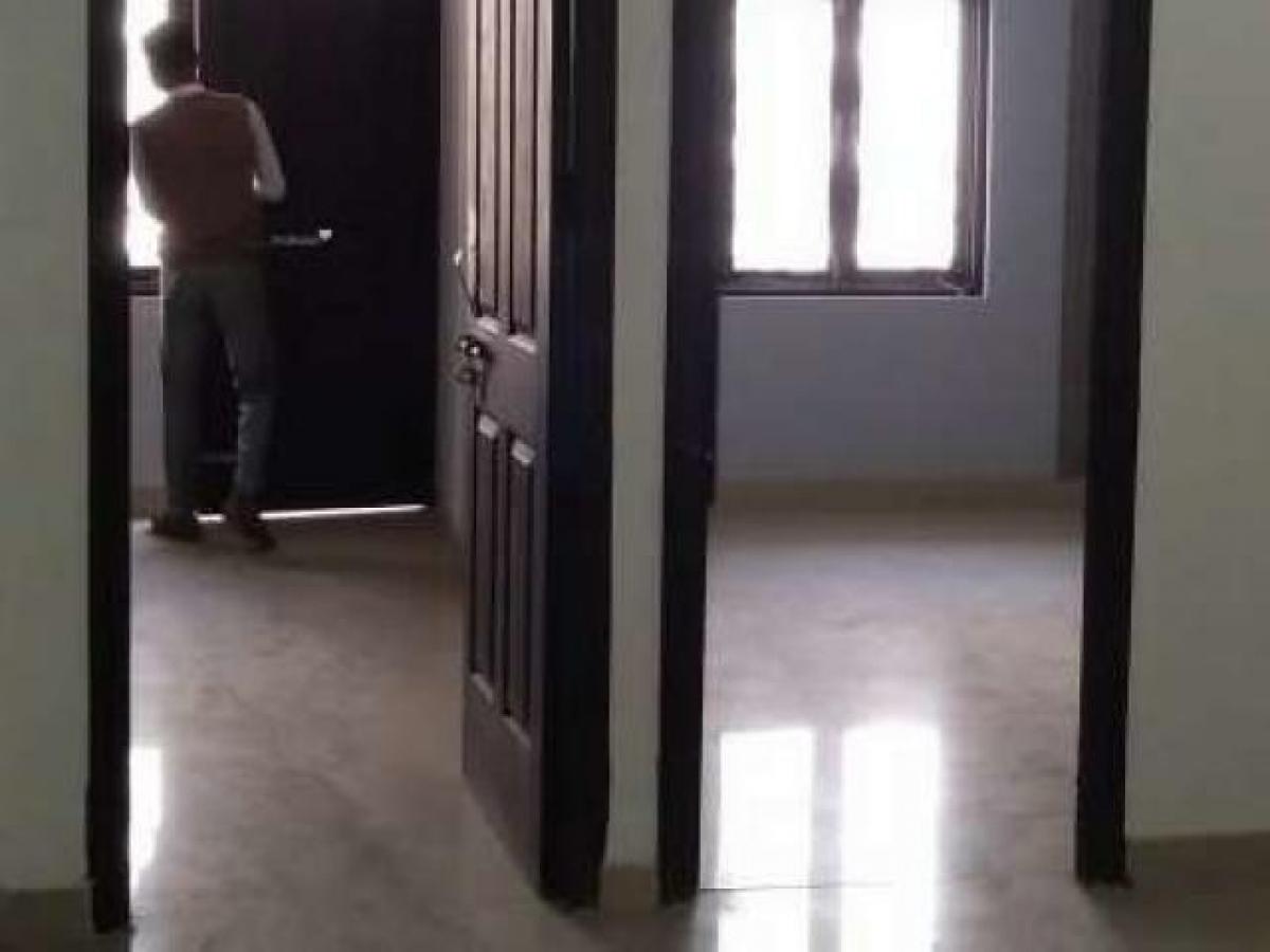 2 bedrooms House in Ghaziabad, India No. 1524