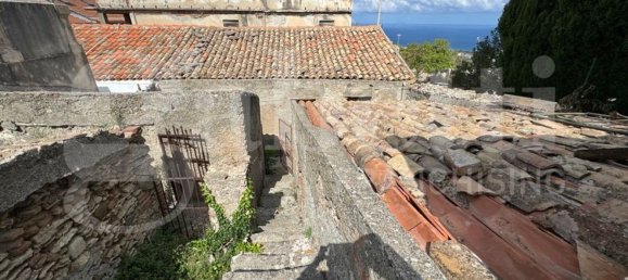 5 Schlafzimmer Haus in Villafranca Tirrena, Italy, Nr. 360182 12