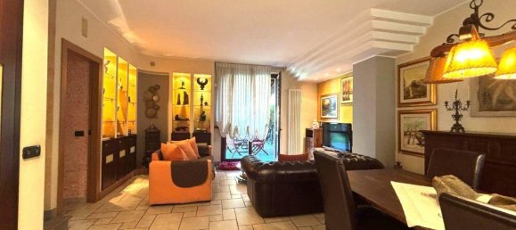 Villa de 4 dormitorios en Giussano, Italy No. 314339 12