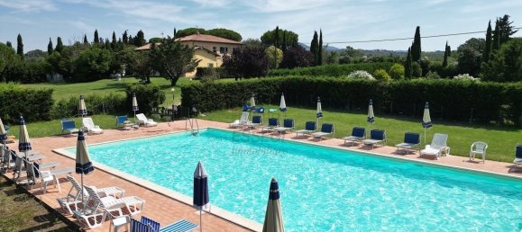 15 bedrooms Building in Cecina, Italy No. 42711 3