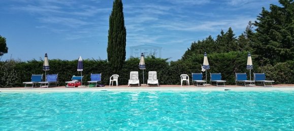 15 bedrooms Building in Cecina, Italy No. 42711 2